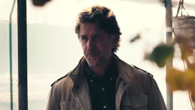 S01:E05 - A Seaside Murder Mystery