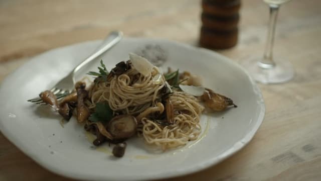 S01:E03 - Food Barn With Franck Dangereux