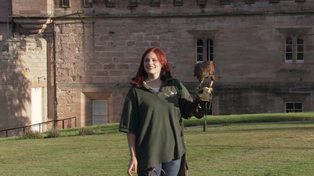 S01:E11 - Edinburgh
