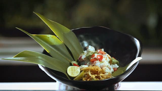 S01:E02 - Creatively Creole