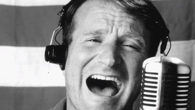 S01:E08 - Robin Williams