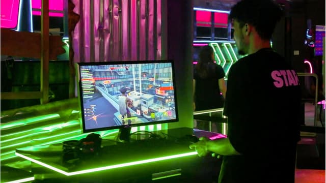 S01:E05 - Fandom vs Marketing: That Game Chose You