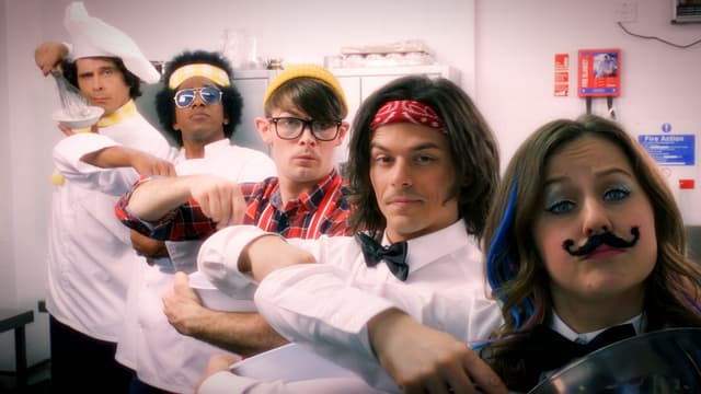 S01:E104 - Too Many Cooks
