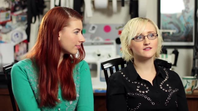 S01:E18 - Birds of 'Play - Nerd Girl Cosplay Power Team