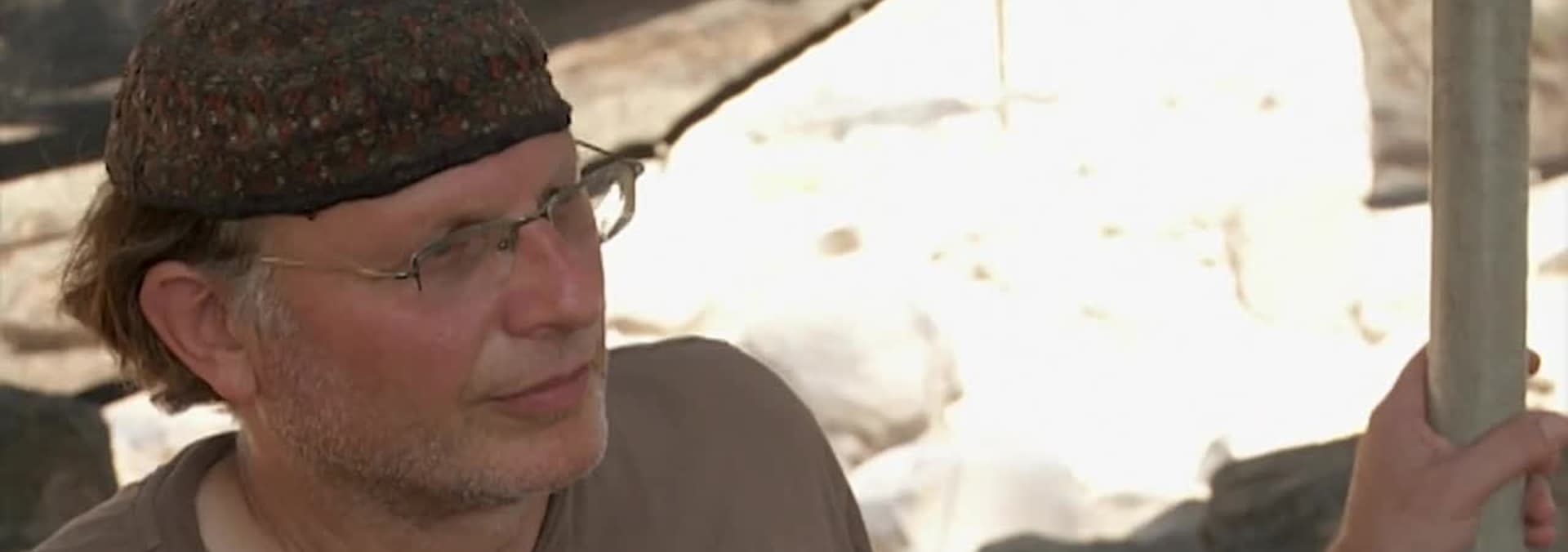 Watch The Naked Archaeologist S03 E10 The First Supper Free TV