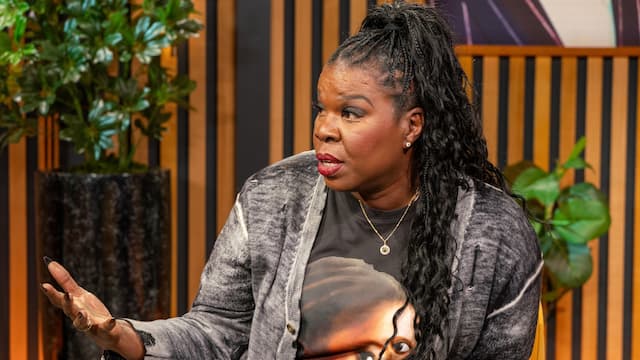 S01:E02 - Leslie Jones