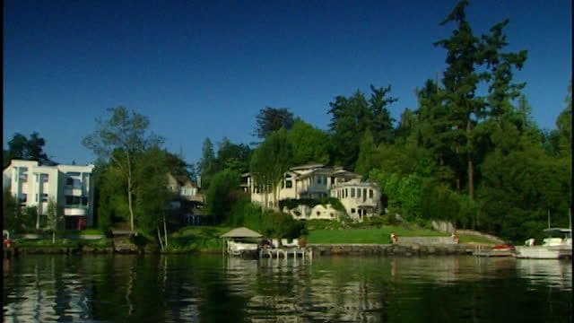 S01:E06 - Sunny Days, Deadly Nights on Mercer Island