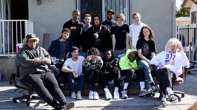 S01:E01 - The Makings of a Pop Star