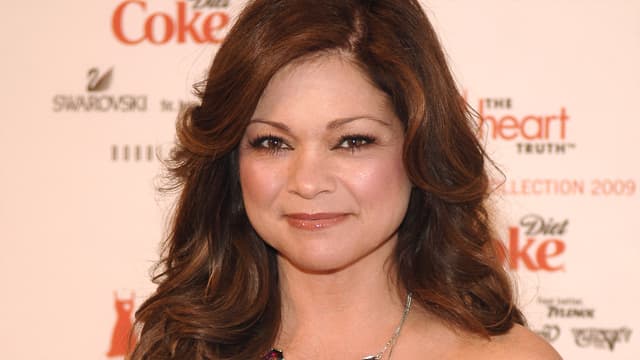 S01:E02 - Valerie Bertinelli