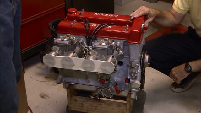 S01:E07 - Projects in Jay Leno's Shop
