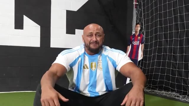 S01:E18 - I Built a Secret Room for Ronaldo vs. Messi