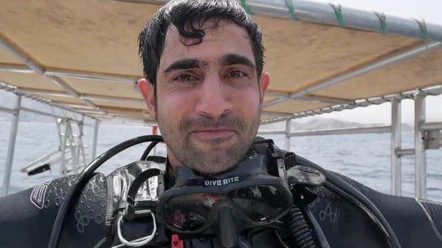 S01:E05 - Shark Encounter on Shipwreck Dive