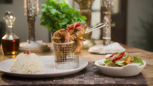 S01:E07 - Showing Off