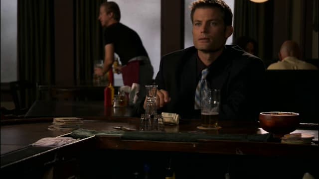 S01:E118 - Spiders and Flies
