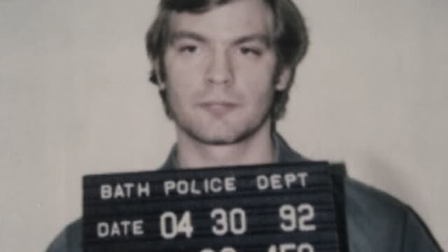 S01:E07 - Jeffrey Dahmer