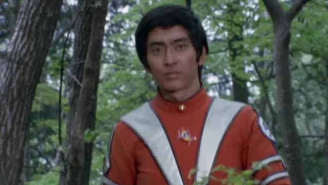 S01:E11 - A Man Covered in Mud