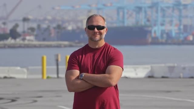 S08:E03 - Tesla S v Audi RS7 Performance