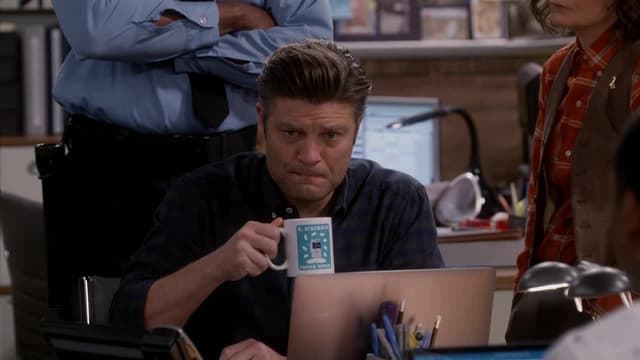 S01:E12 - It Is Better to Give Than to Receive