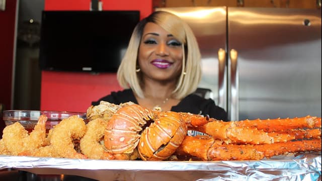 S02:E10 - Seafood Boil FT. Messy Eating