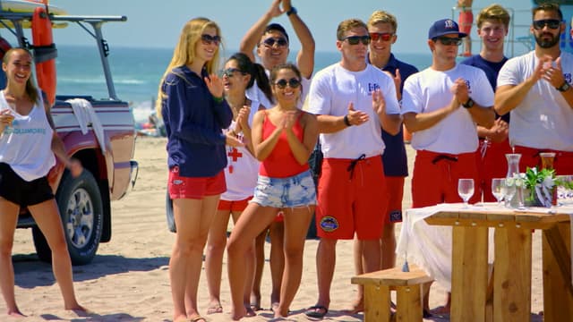 S08:E04 - Feeding the Lifeguards