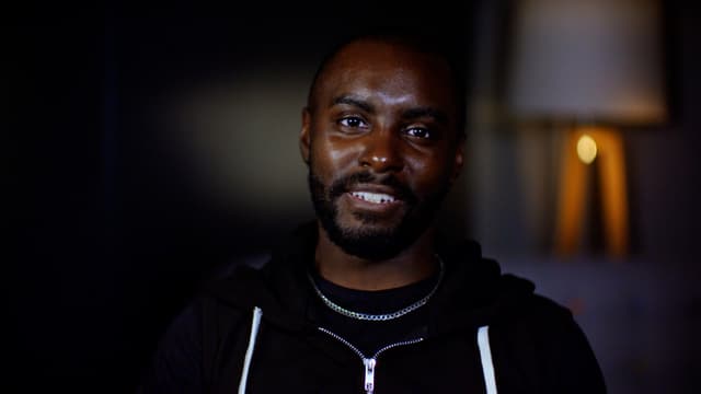 S04:E03 - Moped Muggers