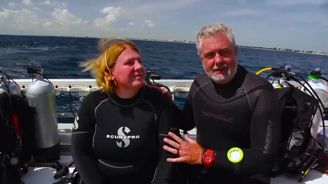 S09:E02 - How to Dive With Goliath Groupers