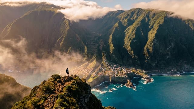 S01:E07 - Silent Days on Madeira
