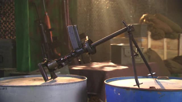 S01:E03 - Submachine Guns