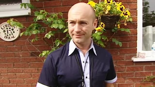 S07:E01 - Cuddington, Cheshire