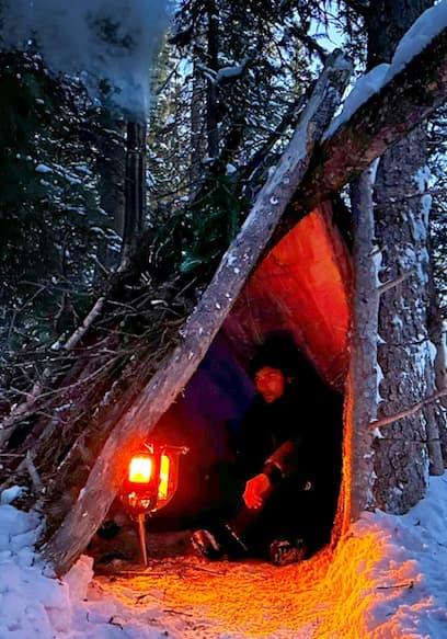 Affiche de S01:E09 - Solo Winter Survival in a Bushcraft Cabin
