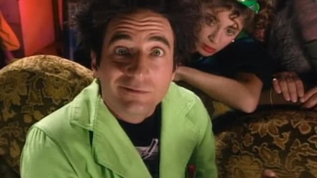 S01:E104 - Blood, Beakmania & Dreams