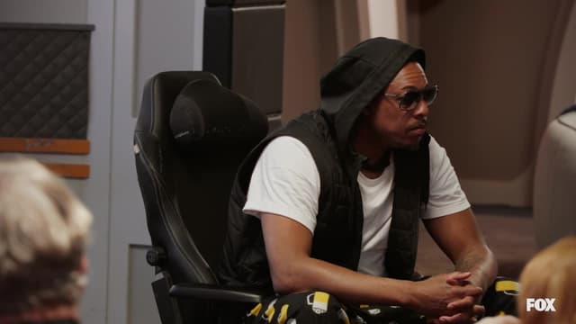 S01:E09 - S01:E08 - Solar Flare