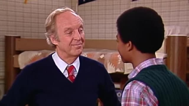 S05:E521 - Roommates