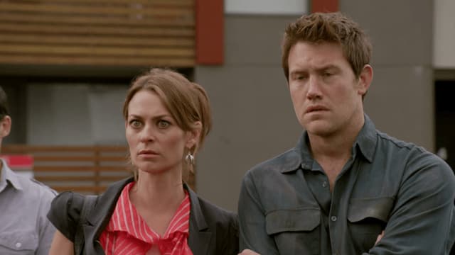 S02:E09 - Just Keep Talking