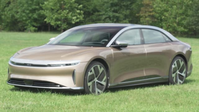 S42:E05 - 2022 Lucid Air