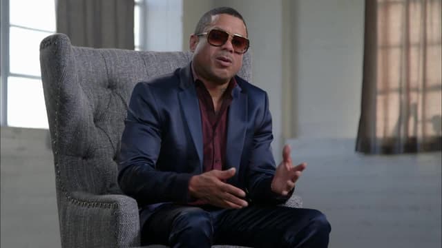 S01:E02 - NY Goes MIA