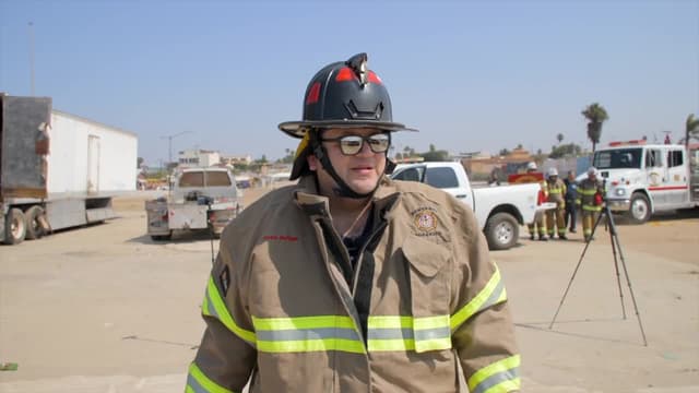 S11:E01 - Firefighting Heroes