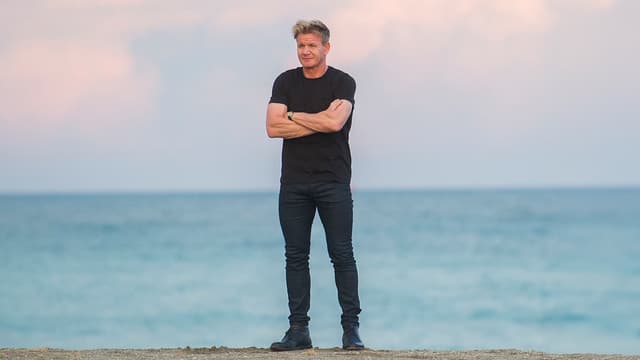 S03:E01 - Beachfront Inn