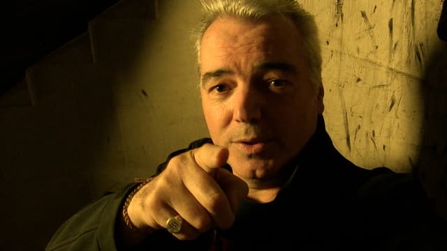 S01:E03 - Leeds Town Hall