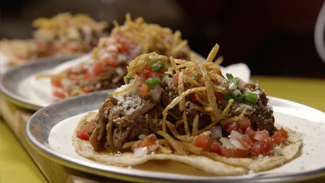 S03:E10 - Taste of the Town