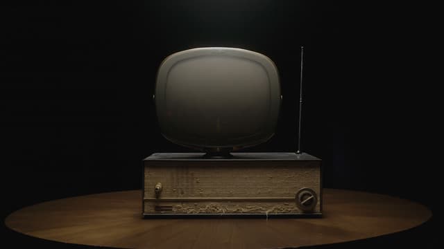 S01:E10 - Screentime