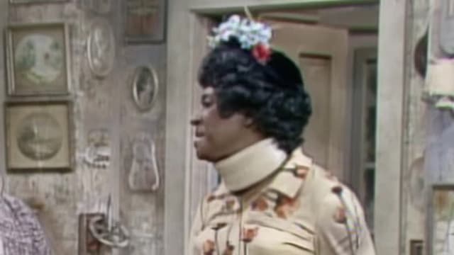 S06:E10 - Aunt Esther Meets Her Son