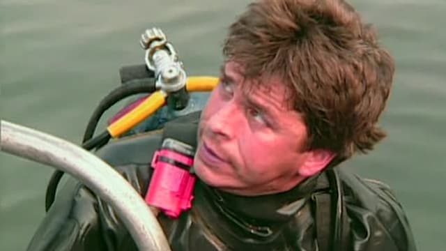 S01:E12 - In the Drink