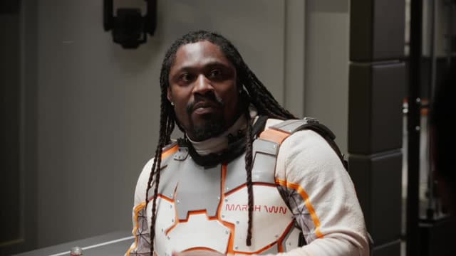 S01:E10 - S01:E09 - We Are Not Alone