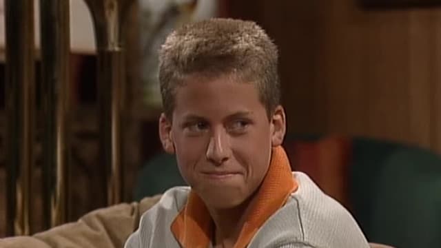 S03:E05 - The Hickey