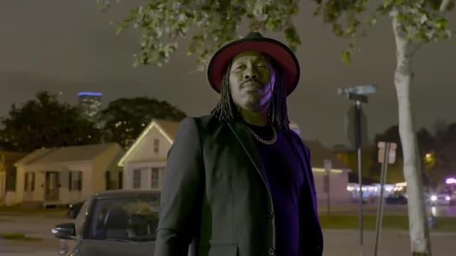 S01:E03 - This Houwood