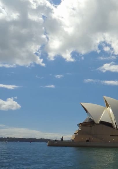 S01:E01 - Sydney poster