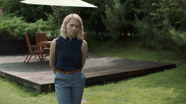 S01:E01 - Framed Illusions