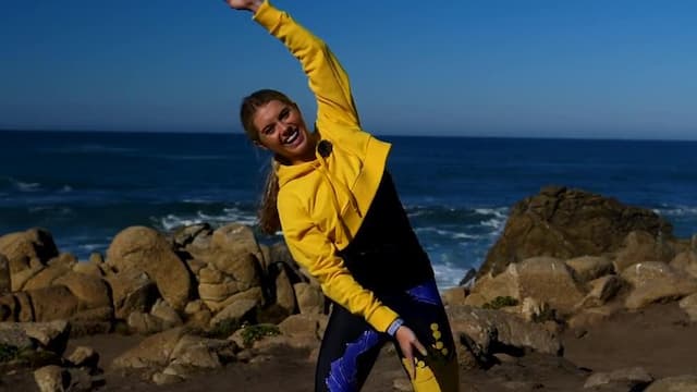S01:E01 - 43 Min Circuit Style Ballet Barre Workout