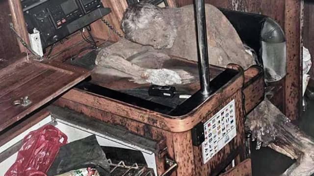 S01:E05 - Mummy on the Ghost Ship
